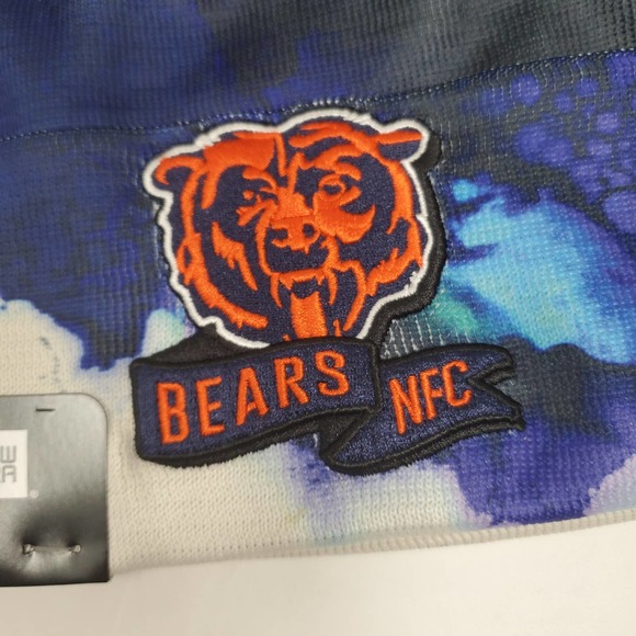 NEW New Era 2022 Sideline Ink Dye Cuffed Knit Hat - Chicago Bears "Bear" Logo - Picture 2 of 3